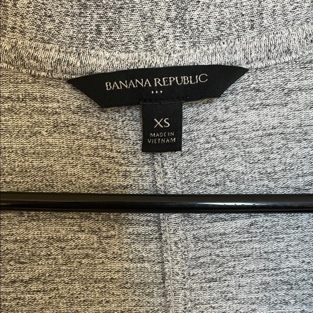 Banana Republic Heather Gray Cardigan - Picture 2 of 5